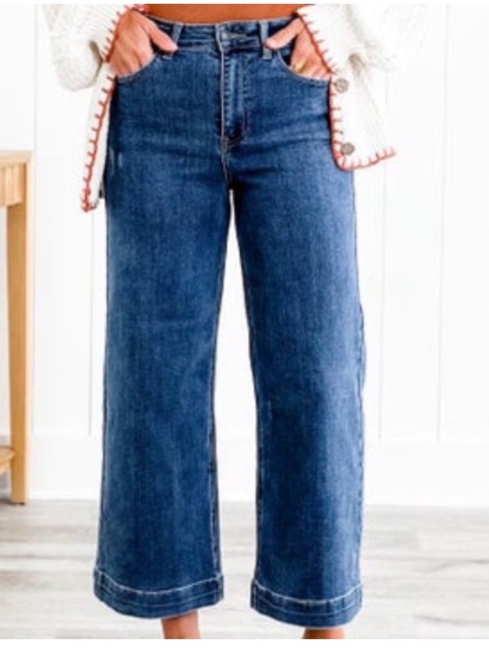 EUC Risen Wide Leg Croppwd Jeans, sz 9/29